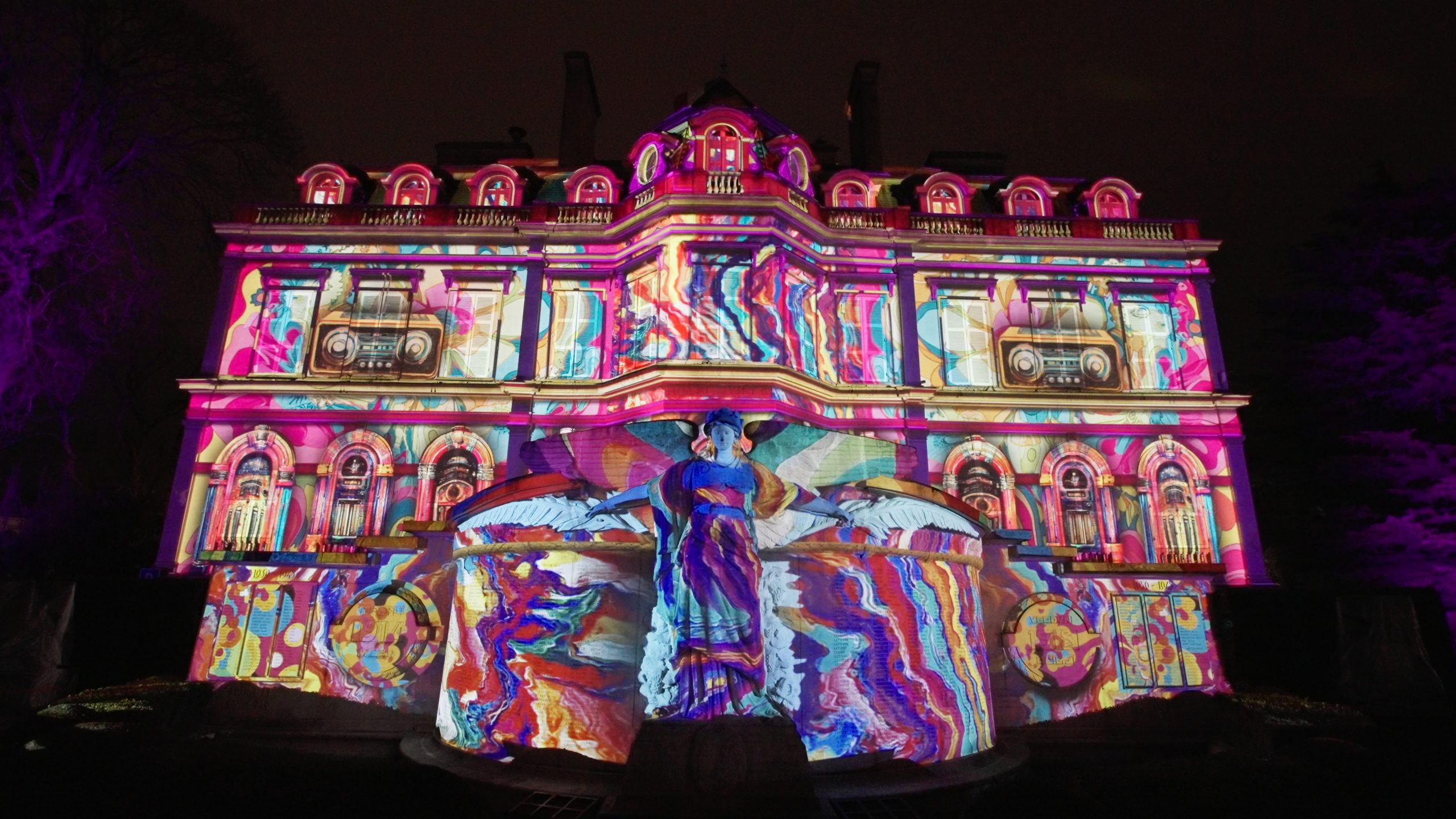 EPERNAY habits de lumière 2025 - azarek - mapping - hotel de ville de Epernay - 03 SLF MOSQUE - SHARJAH LIGHT FESTIVAL - MOSQUE- AZAREK - MAPPING