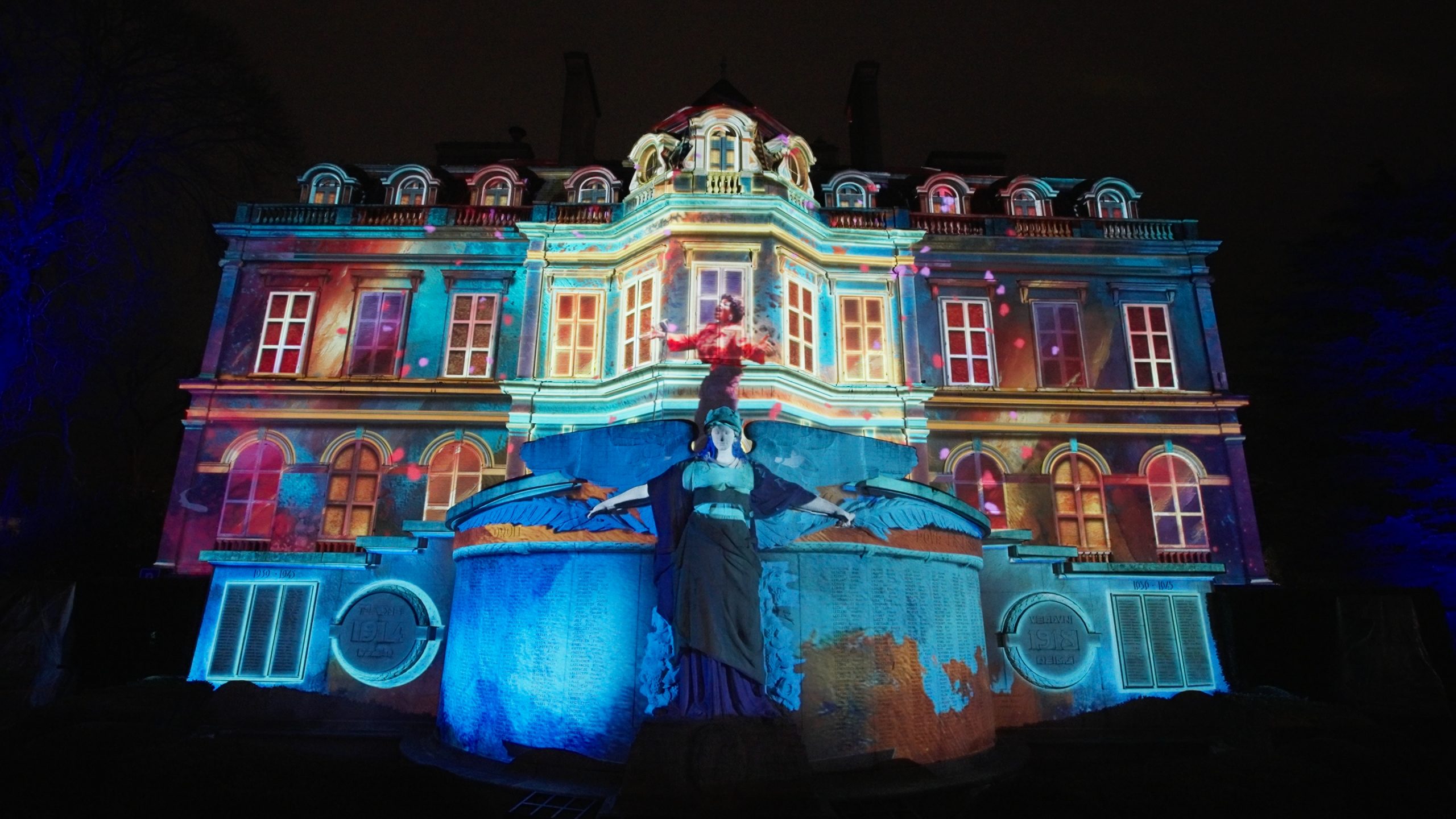 EPERNAY habits de lumière 2025 - azarek - mapping - hotel de ville de Epernay - 05 SLF MOSQUE - SHARJAH LIGHT FESTIVAL - MOSQUE- AZAREK - MAPPING
