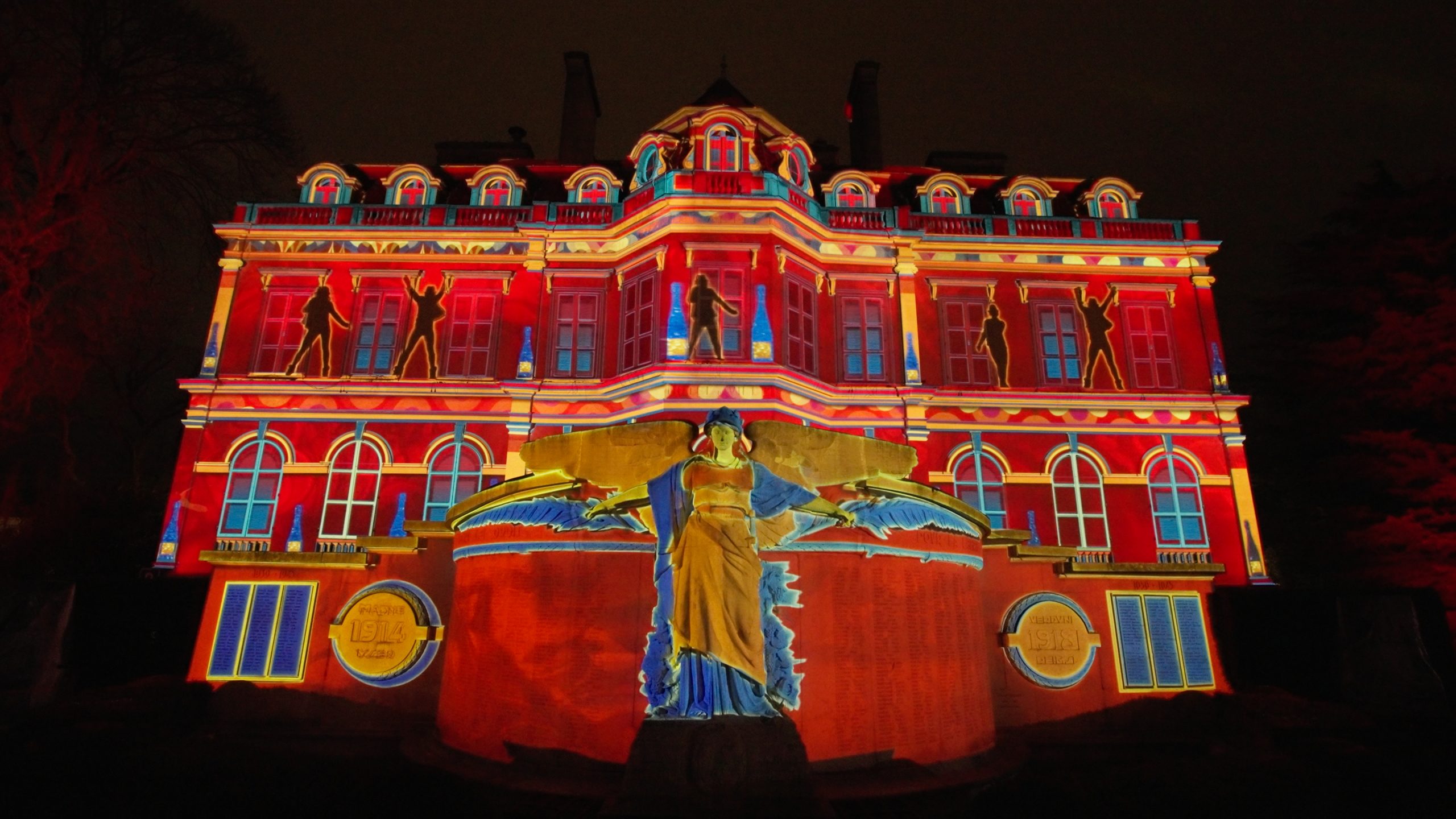 EPERNAY habits de lumière 2025 - azarek - mapping - hotel de ville de Epernay - 08 SLF MOSQUE - SHARJAH LIGHT FESTIVAL - MOSQUE- AZAREK - MAPPING