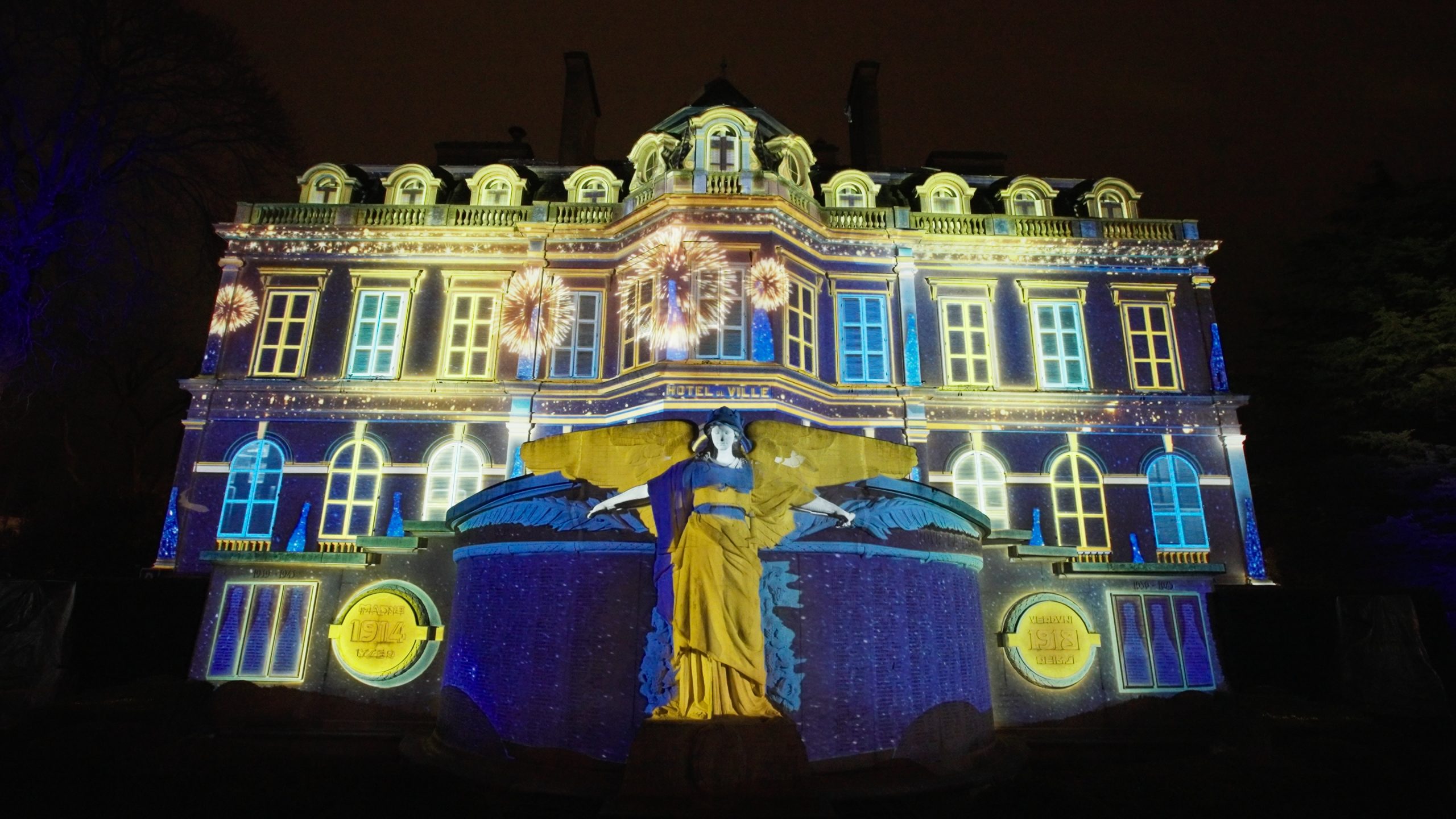 EPERNAY habits de lumière 2025 - azarek - mapping - hotel de ville de Epernay - 09 SLF MOSQUE - SHARJAH LIGHT FESTIVAL - MOSQUE- AZAREK - MAPPING